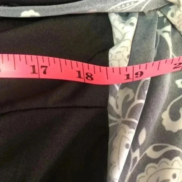 Notations size large black and white top/blouse - Picture 7 of 8